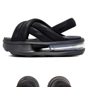 NWT NIKE AIR SANDALS